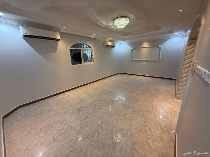 دور ارضي للايجار في حي لبن ( الشرقي ) 1