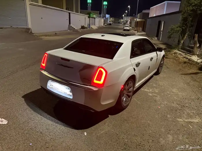 كلايسلر 2016 هيمي 5.7 نظيف جدا 4