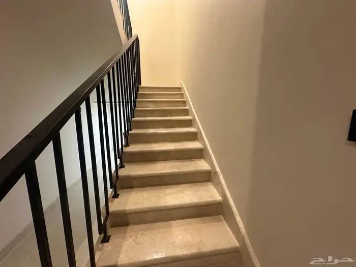 للإيجار فيلا روف علوي تبوك حي الورود ب3500 18