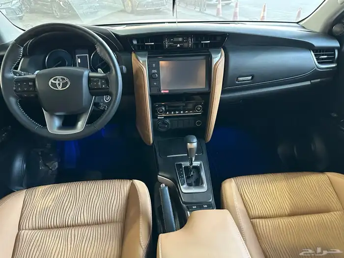 فورتشنر VX بنزين V6 العداد ( 7954 كيلو فقط ) موديل 2021 22