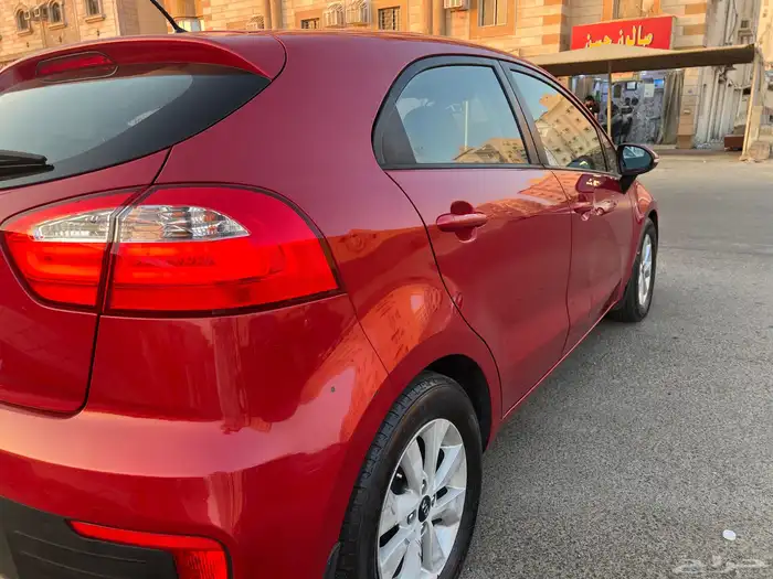 كيا ريو هاتشباك 2015 نص فل 10