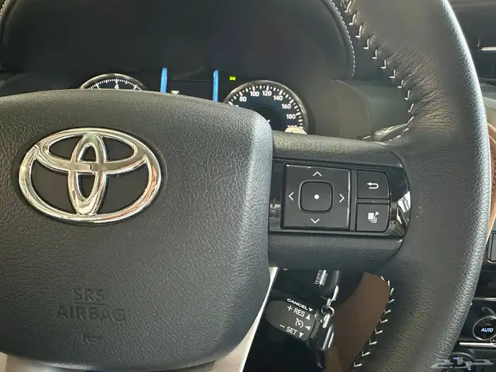 فورتشنر VX بنزين V6 العداد ( 7954 كيلو فقط ) موديل 2021 10