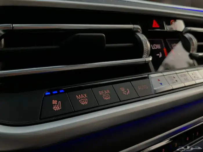 BMW X6 50i V8 2022 Edition Vermillion 32