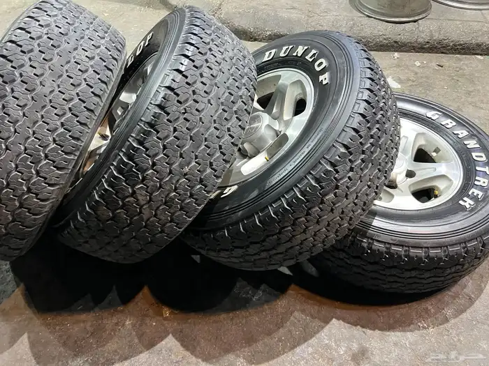 جنوط   رفرف مع كفرات دنلوب مقاس 275 70 16 تاريخ 21 28