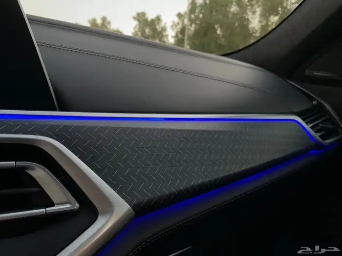 BMW X6 50i V8 2022 Edition Vermillion 39