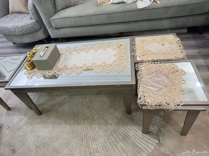 طاوله مع أربع خدمات مرايا مافيه عيوب 0