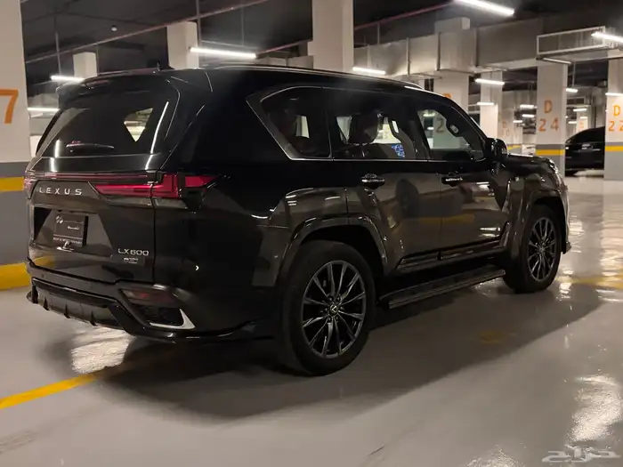 لكزس LX600 اف سبورت موديل 2024 7