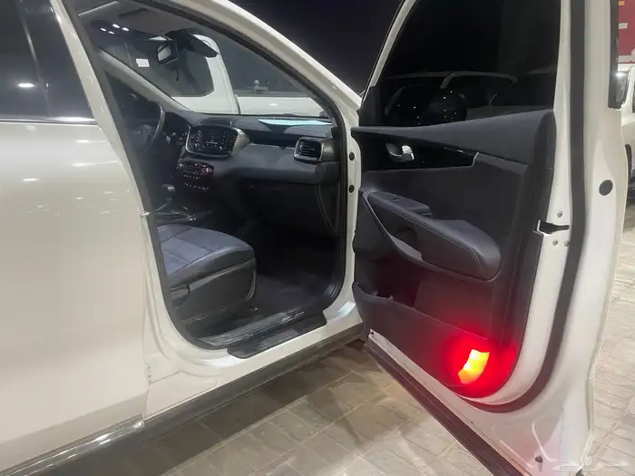 كيا سورنتو 2020 ( ديزل ) بانوراما - 5 ركاب 2.0D 9