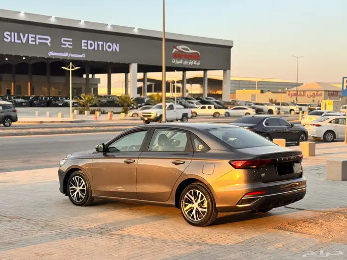 جيلي امجراند 2024 رمادي 5