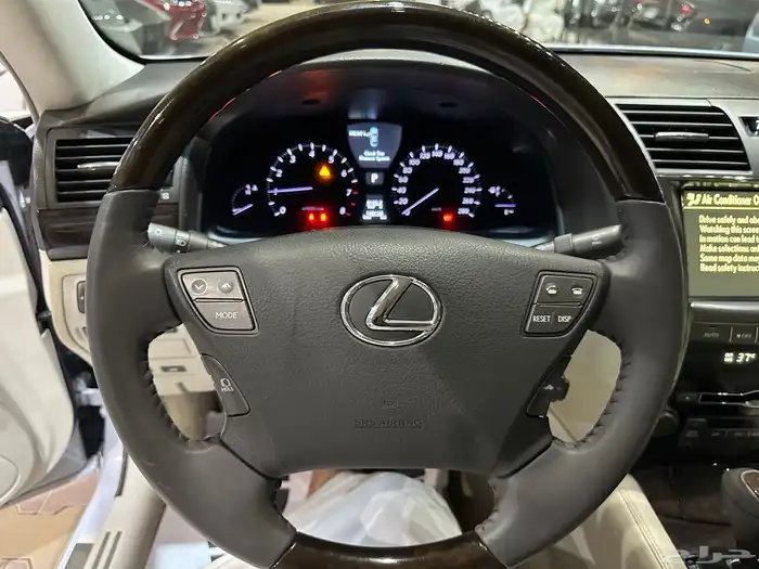 لكزس LS460 موديل 2008 فل كامل نظيف 5