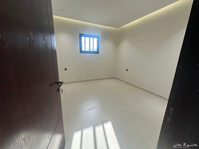 للإيجار فيلا روف علوي تبوك حي الورود ب3500 37