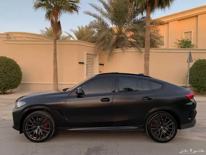 BMW X6 50i V8 2022 Edition Vermillion 4