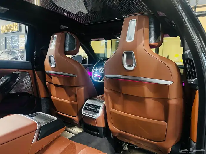 بي ام دبليو 740 موديل 2023 فل كامل اعلي فئة 16