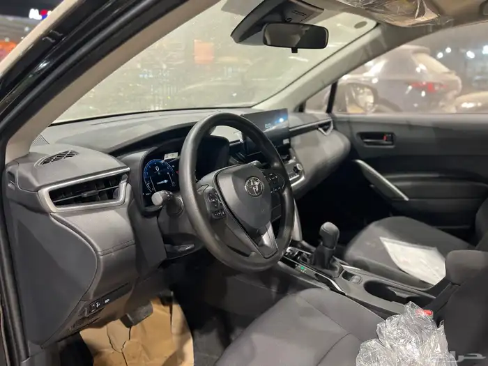 كورولا كروس بنزين فل 2025 10