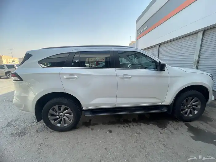 للبيع ايسيزو ام يو اكس 2023 mux 10