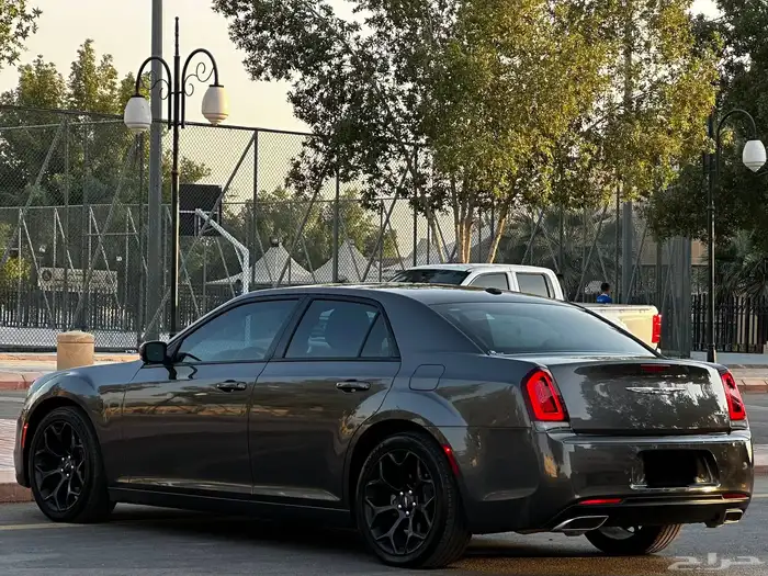 كرايزلر 2021 C300s (V6) 4