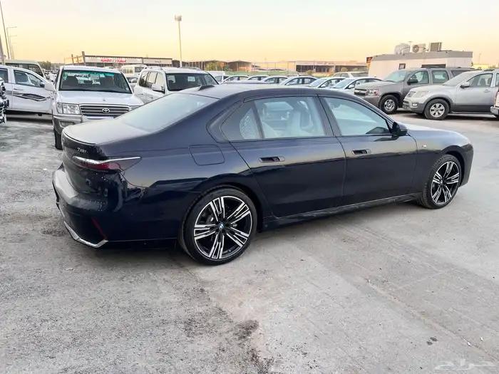 بي ام دبليو 735 موديل 2026 8