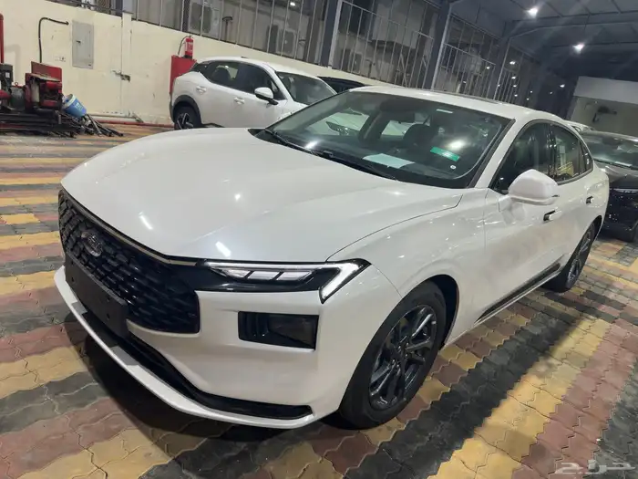 فورد تورس استندر 2026 ابيض اسود الناغي عرض خاص 1