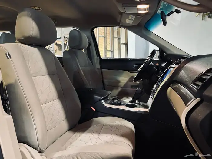 اكسبلور 2015 بحاله ممتازه دبل 10