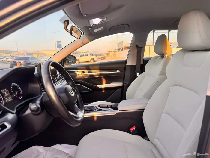 جيلي امجراند 2024 رمادي 9