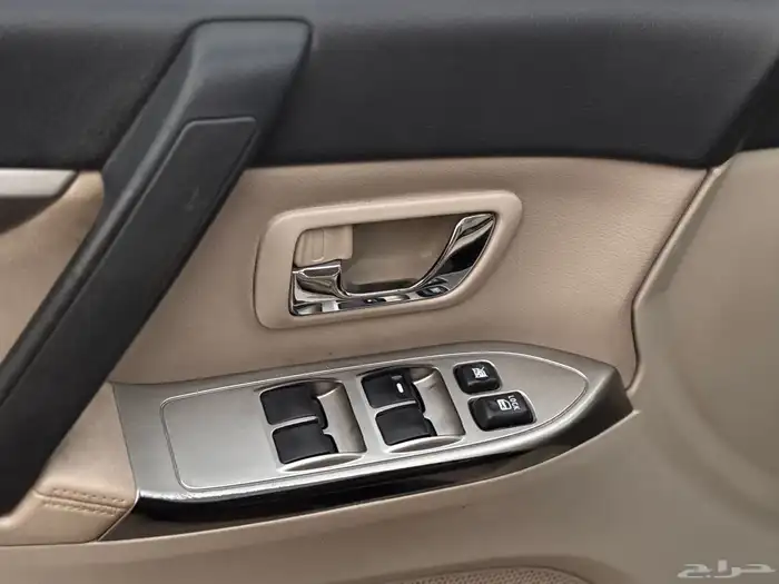 ميتسوبيشي باجيرو GLS 2022 30