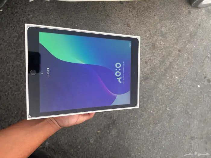 (ايباد الجيل اتاسع جديد)يجي معاه كرتونه القيقا64البطاريه100 0