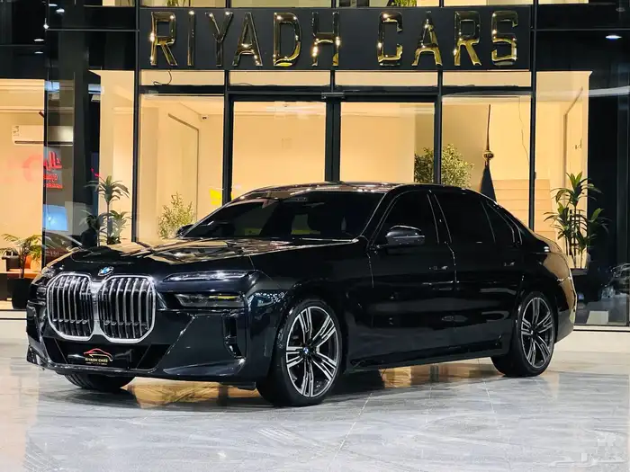 بي ام دبليو 740 موديل 2023 فل كامل اعلي فئة 3