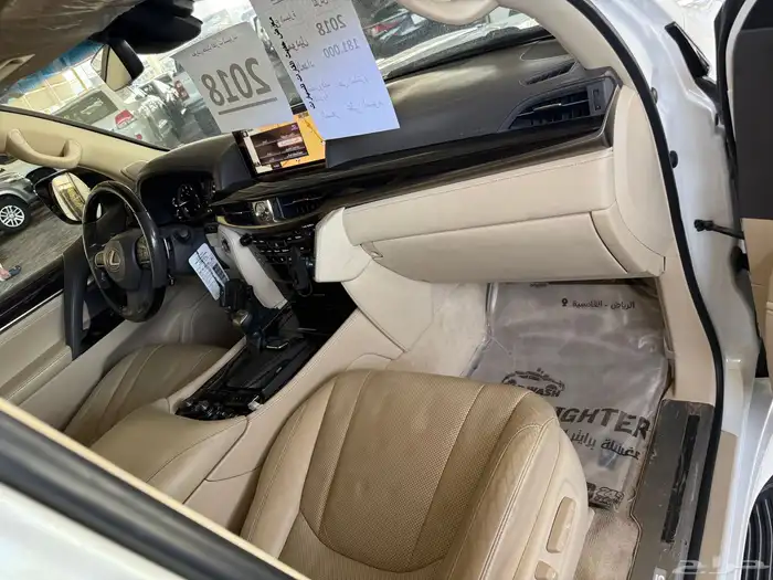 لكزس LX570 موديل 2018 23