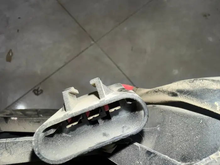 مروحة لديتر فورد اصلي تركب لموديل 1998 لين 2002 4