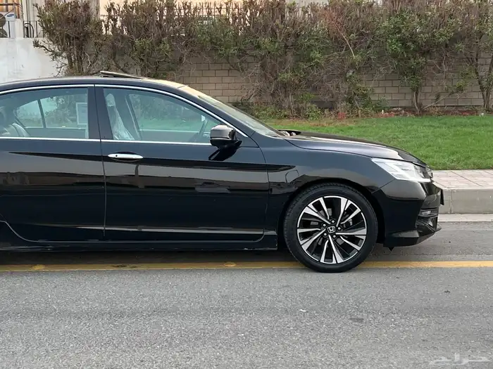 هوندا اكورد 2016 فل كامل V6 نظيفة جدا 20