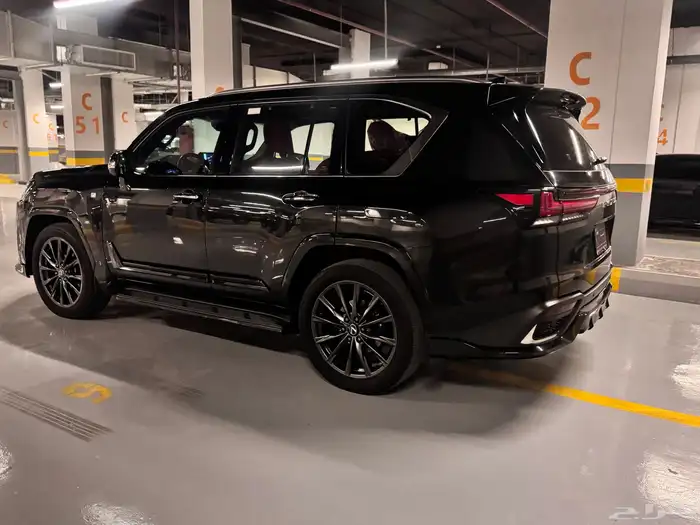 لكزس LX600 اف سبورت موديل 2024 6