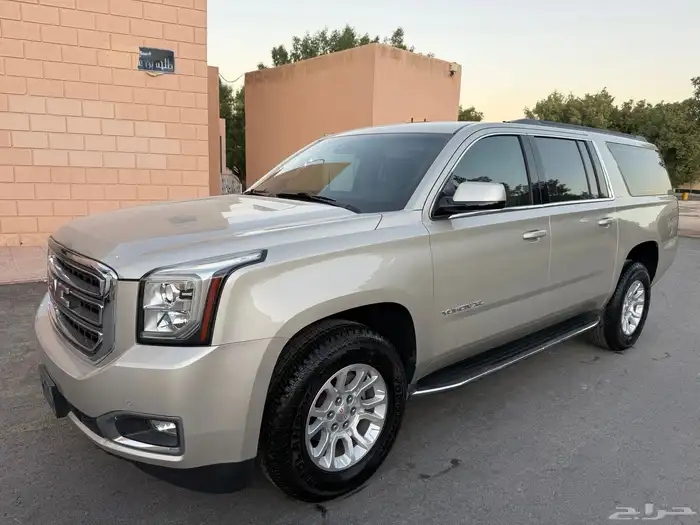 للبيع جي ام سي 2016 دبل مخزن شبه الجديد 1