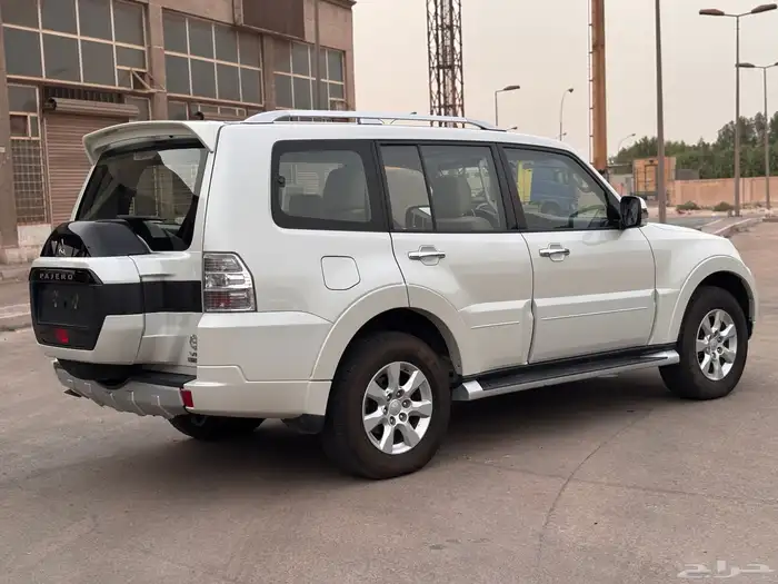 ميتسوبيشي باجيرو GLS 2022 8