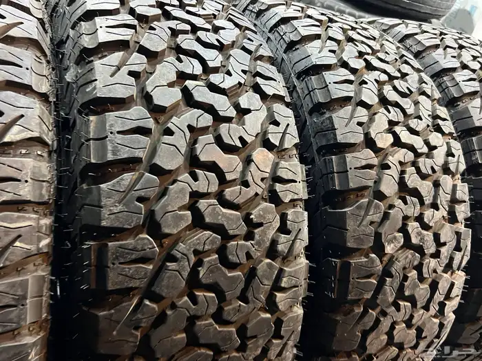 كفرات حجرية تاريخ 2025 مقاس 285 70 17 شبه الجديد عددهم 4 1