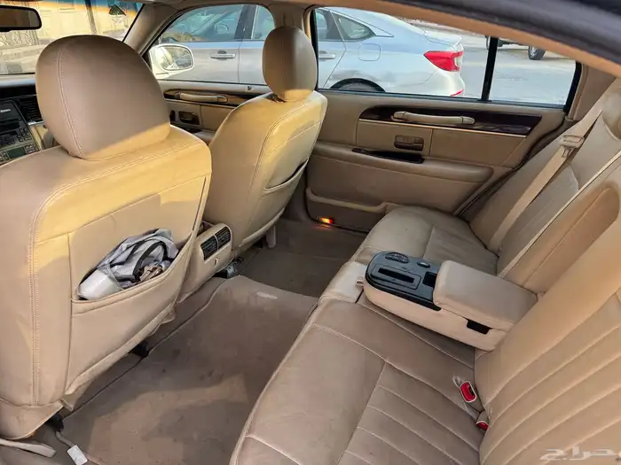 لنكن تاون كار 2010 lincoln town car 2010 3