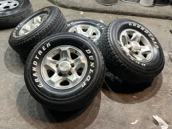 جنوط   رفرف مع كفرات دنلوب مقاس 275 70 16 تاريخ 21 3