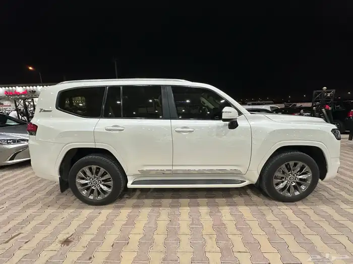 تويوتا لاند كروزر GXR موديل 2022 رقم 4 3