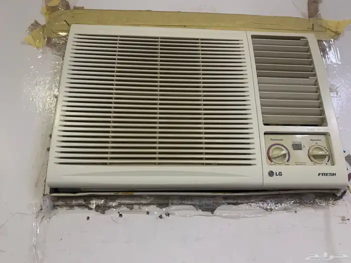 مكتب مع كرسي مع كمدينو 7