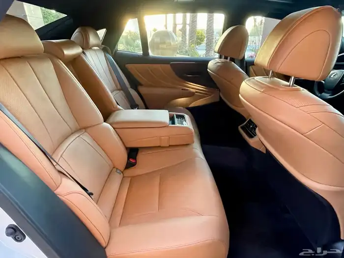 للبيع لكزس LS350 سعودي مالك اول 2024   AA 40