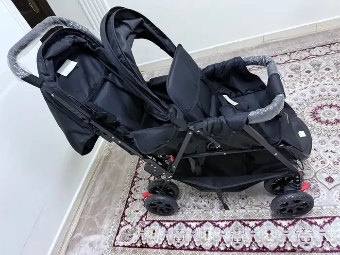 للبيع  عربة أطفال مزدوجة بحالة ممتازة 5