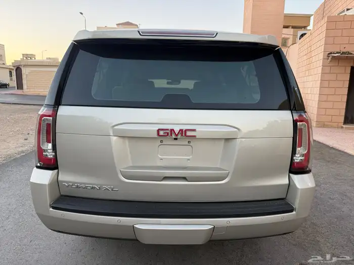 للبيع جي ام سي 2016 دبل مخزن شبه الجديد 2