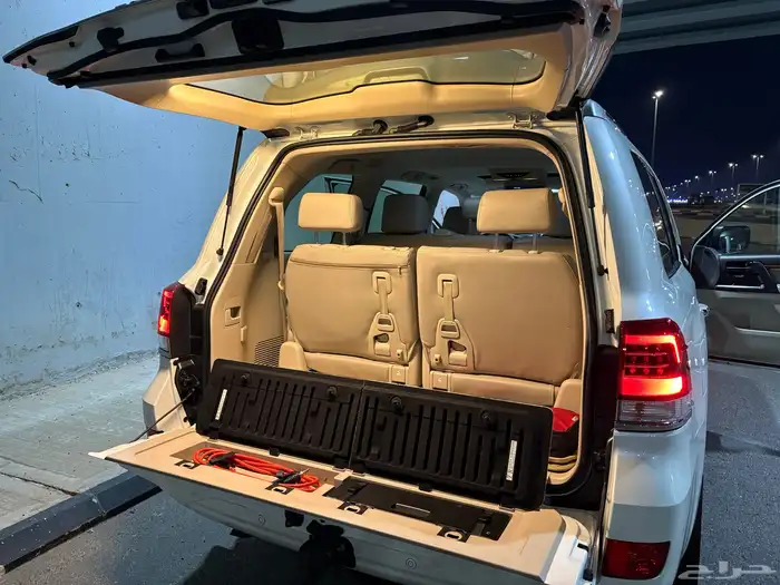 جيب لاندكروزر 2018 ديزل 33