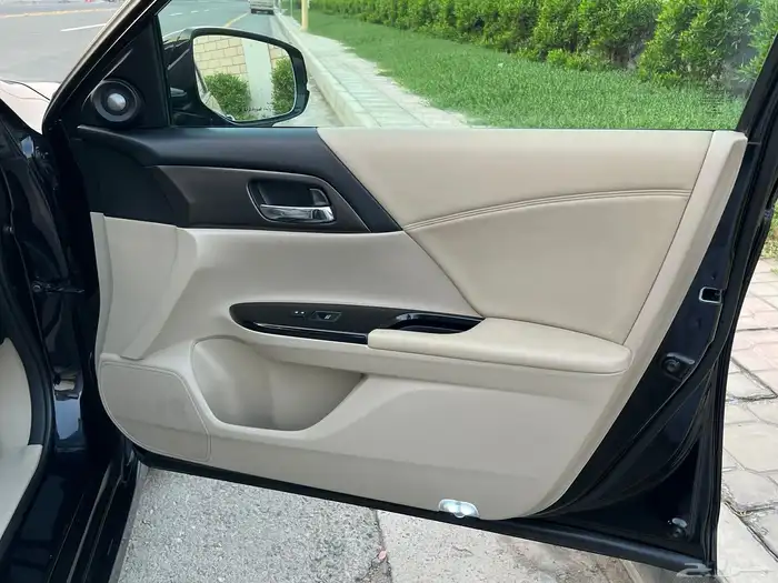 هوندا اكورد 2016 فل كامل V6 نظيفة جدا 37