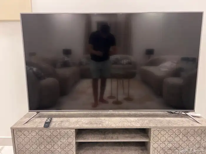 تلفزيون هاير 65 بوصة خربان ما فيه اضاءة 0