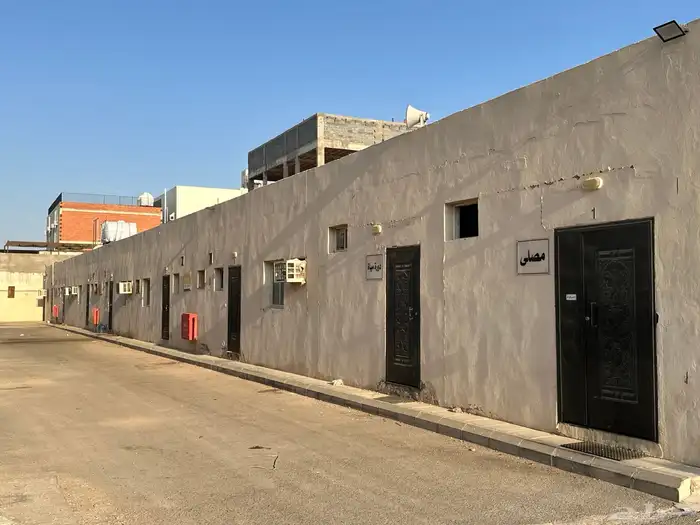 شقة مكونة من 3 غرف سكن عمال للإيجار-شوران مقابل البنك الاهلي 0