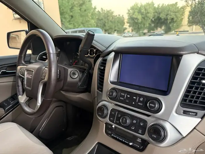 للبيع جي ام سي 2016 دبل مخزن شبه الجديد 14