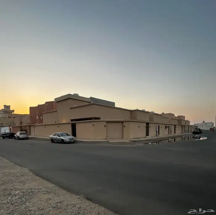 دور للبيع مساحة  450 م 2