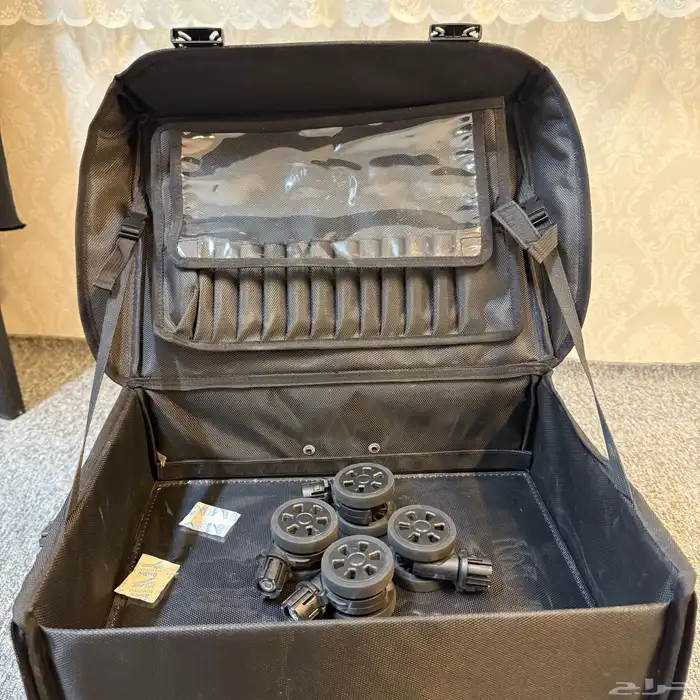 شنطة مكياج كبيره من شركة صالون سيستيم 1