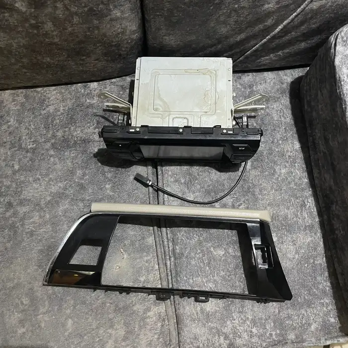 شاشة كورولا 2015 0