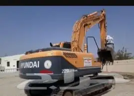 اجار بالساعه باليومه او بالشهر او مقاولات بوكلين وكساره 0